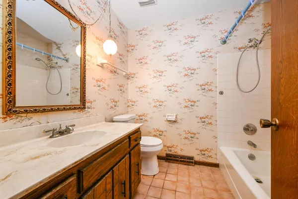 $345,000 | 6215 Cavell Avenue North, Brooklyn Park, MN 55428