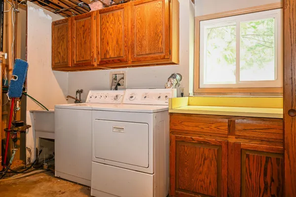 $345,000 | 6215 Cavell Avenue North, Brooklyn Park, MN 55428