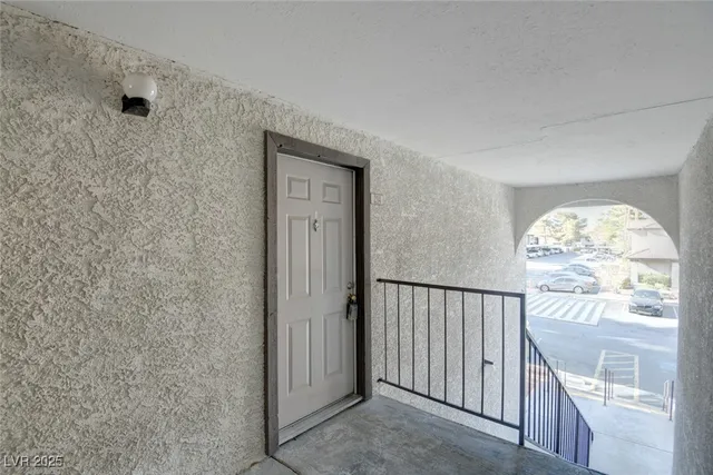 $1,395 | 2606 South Durango Drive, Unit 214, Las Vegas, NV 89117