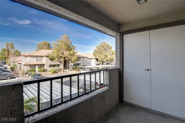 $1,395 | 2606 South Durango Drive, Unit 214, Las Vegas, NV 89117