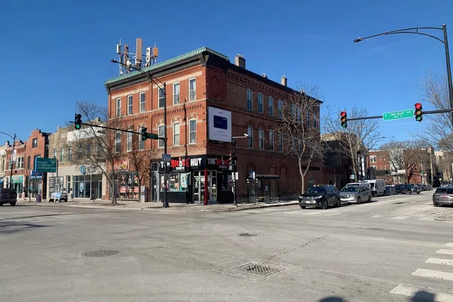 $1,999 | 2002 West Chicago Avenue, Unit 2R, Chicago, IL 60622