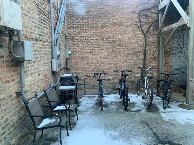 $1,999 | 2002 West Chicago Avenue, Unit 2R, Chicago, IL 60622