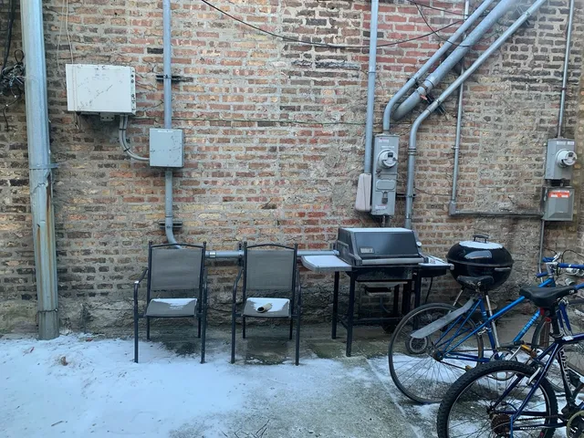 $1,999 | 2002 West Chicago Avenue, Unit 2R, Chicago, IL 60622