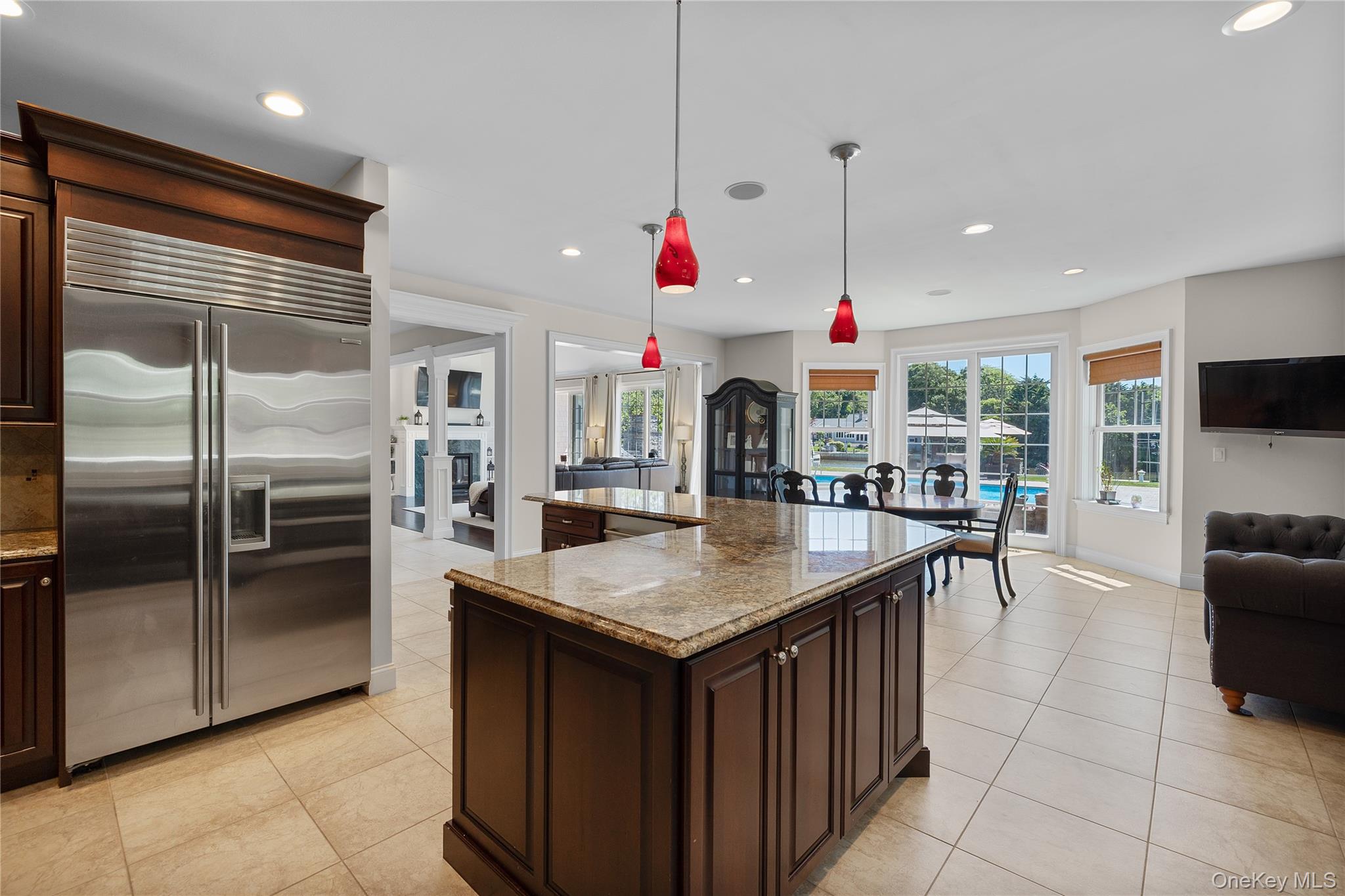 65 West Bayberry Road Islip, NY 11751 - Photo 15 of 44
