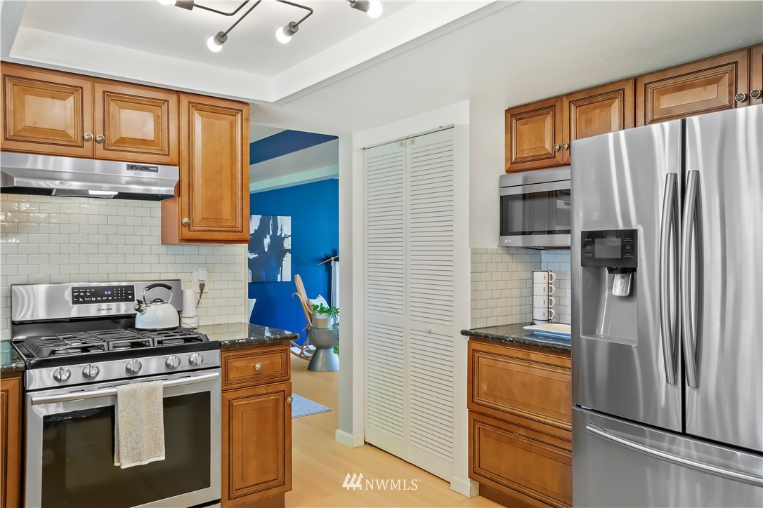 2727 168th Street Southeast Bothell, WA 98012 - Photo 12 of 38