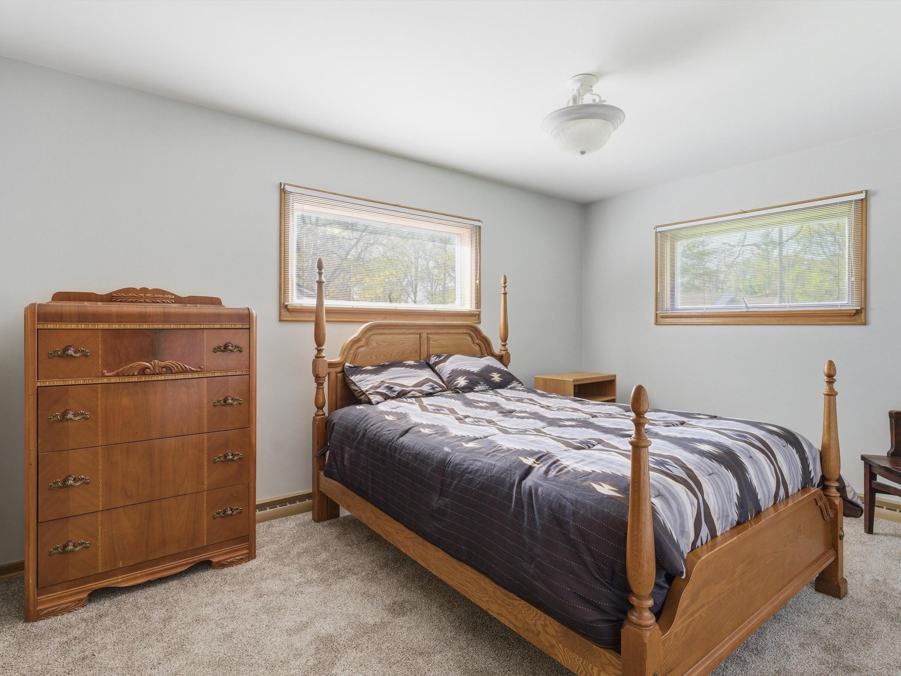 2211 Markham Street Manitowoc, WI 54220 - Photo 15 of 29 21-021_3079661_02111