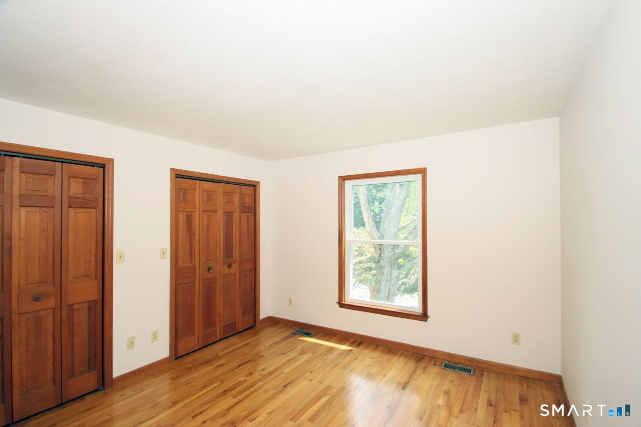 328 Saybrook Road Orange, CT 06477 - Photo 24 of 40 Gallery Image 24