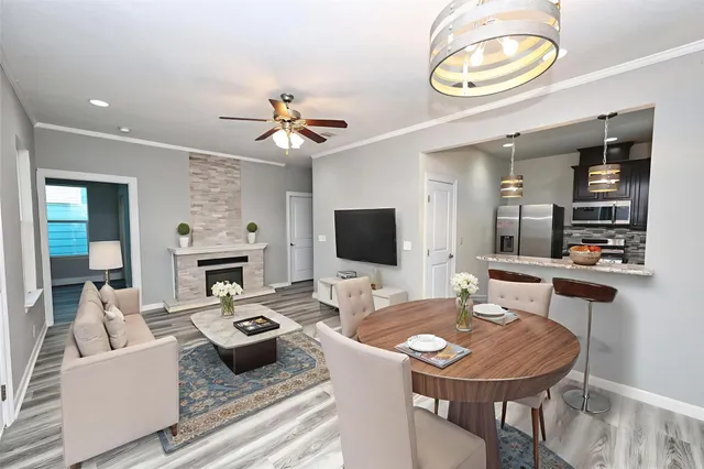 $2,020 | 2107 54th Street, Galveston, TX 77551