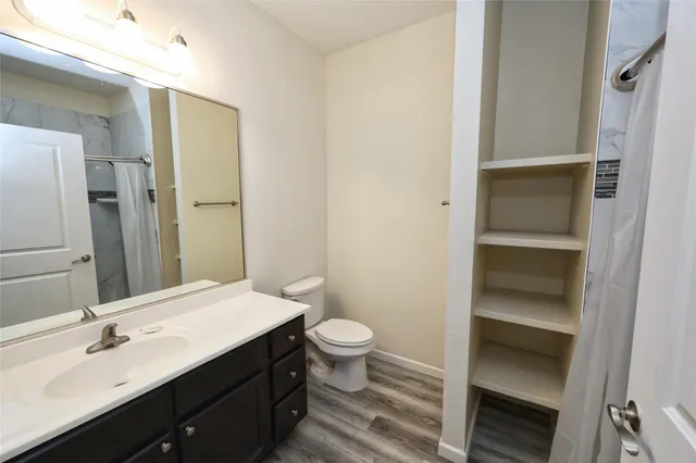 $2,020 | 2107 54th Street, Galveston, TX 77551