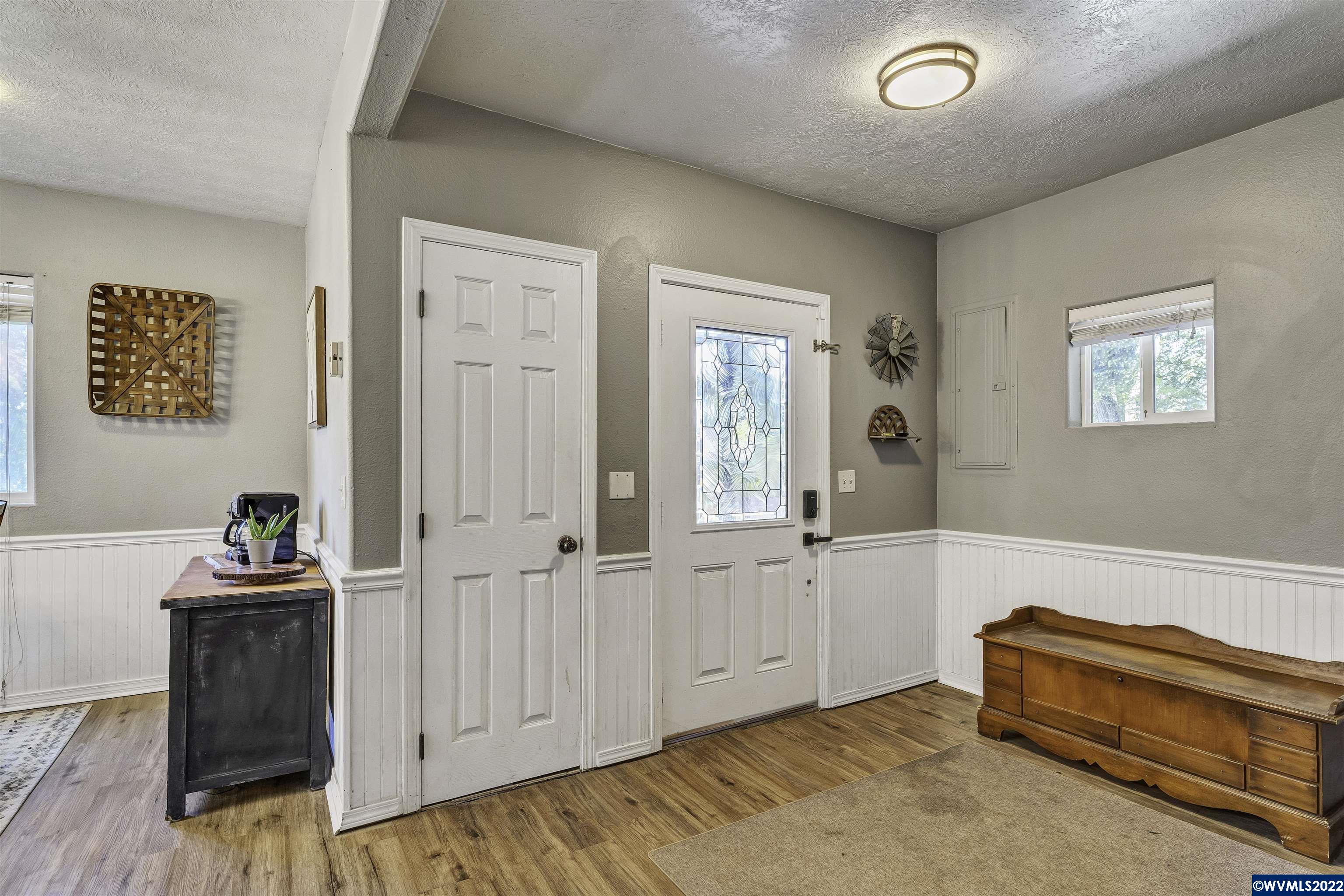 1350 Southwest Ellis Street Dallas, OR 97338 - Photo 5 of 39 Gallery Image 5