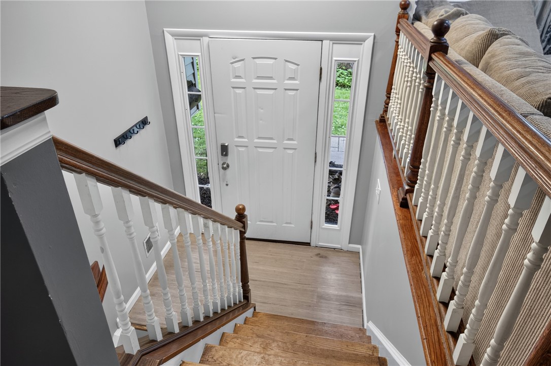 50 Heather Drive Rochester, NY 14625 - Photo 4 of 31 The front foyer welcomes your guests