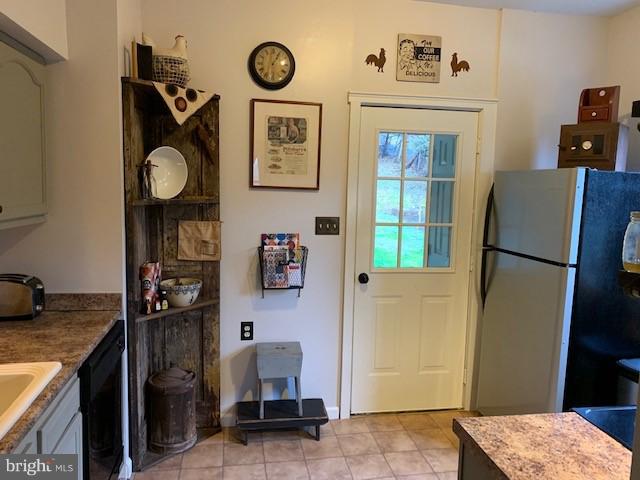 421 Rugby Road Birdsboro, PA 19508 - Photo 10 of 25 Kitchen