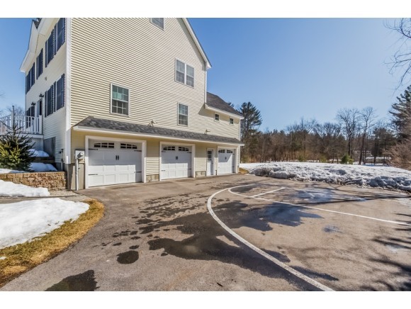 732 Chester Road Auburn, NH 03032 - Photo 3 of 36 Gallery Image 3
