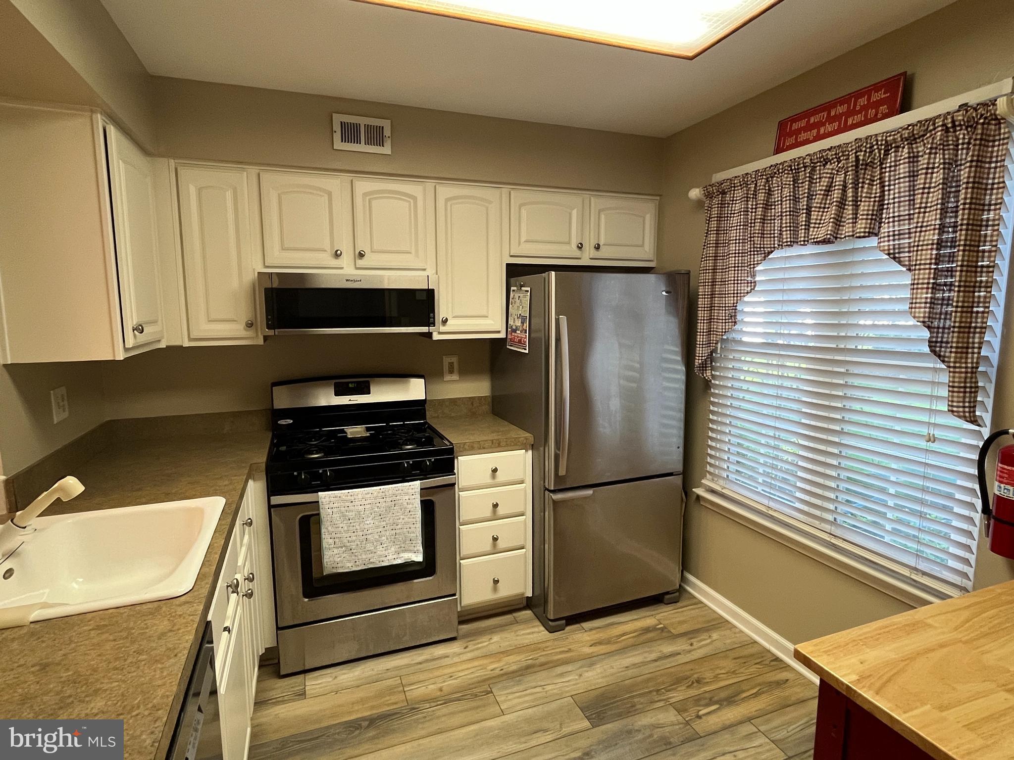 3003A Heatherstone Court Mount Laurel, NJ 08054 - Photo 9 of 24 Kitchen - Stainless Steel Appliances to Stay