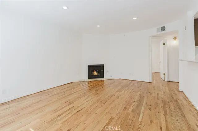 $460,000 | 1116 East Palmer Avenue, Unit 11, Glendale, CA 91205