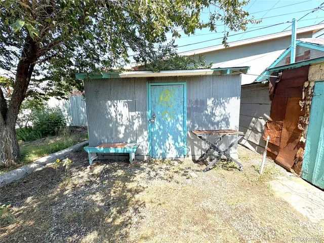 a view of outdoor space yard and patio