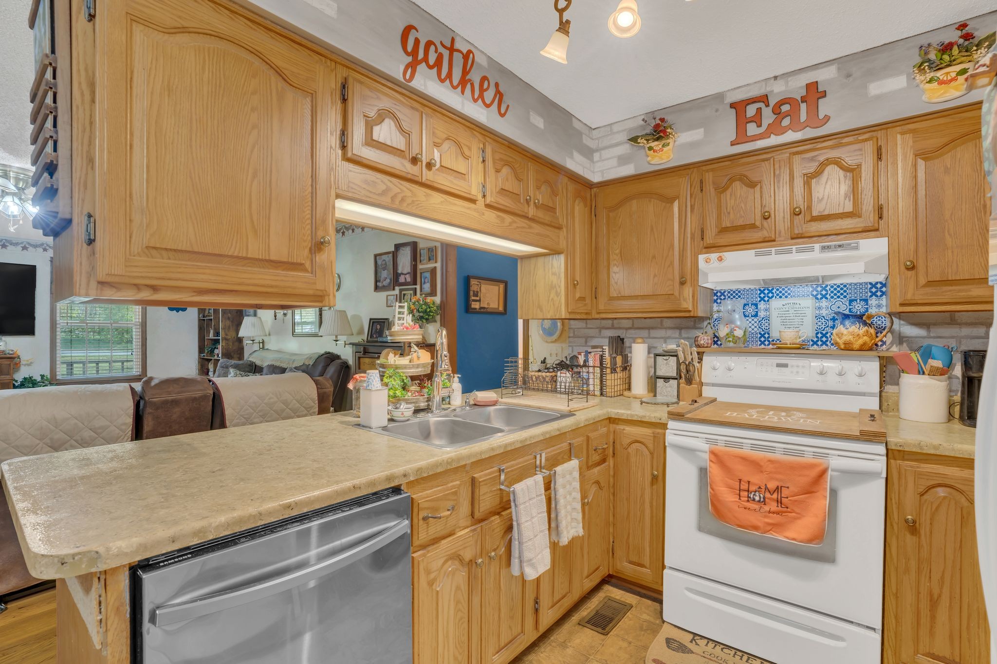 3024 Old New Cut Road Springfield, TN 37172 - Photo 8 of 31 Primary Kitchen