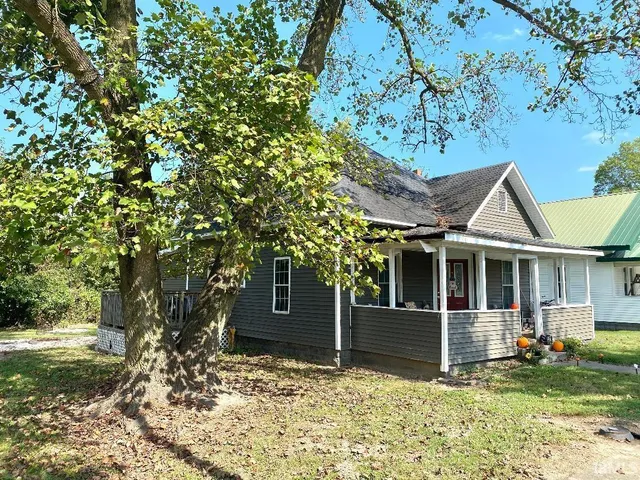 $114,500 | 8065 East Terhune Street, Dugger, IN 47848