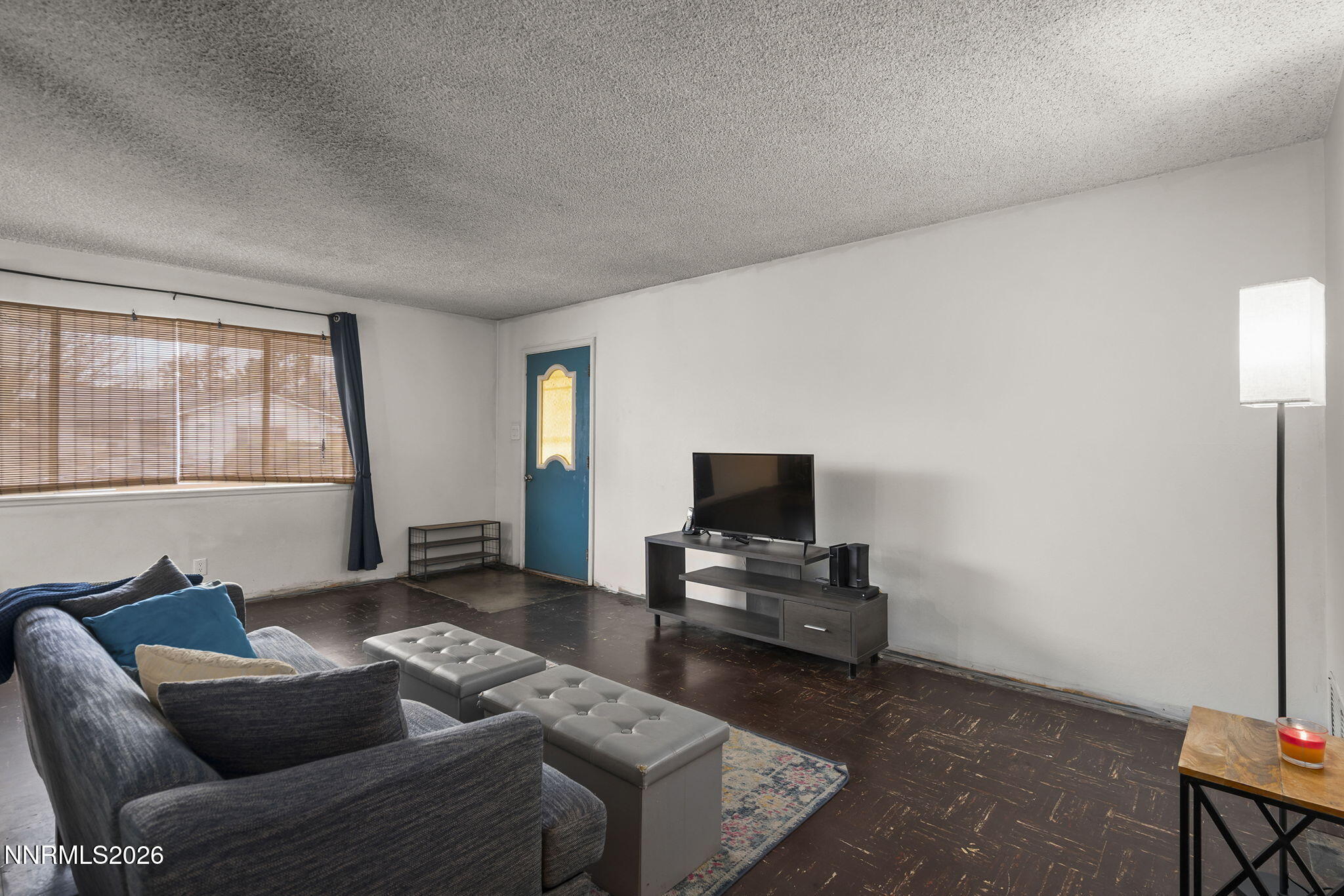 355 York Way Sparks, NV 89431 - Photo 7 of 22 7-web-or-mls-_DSC0020