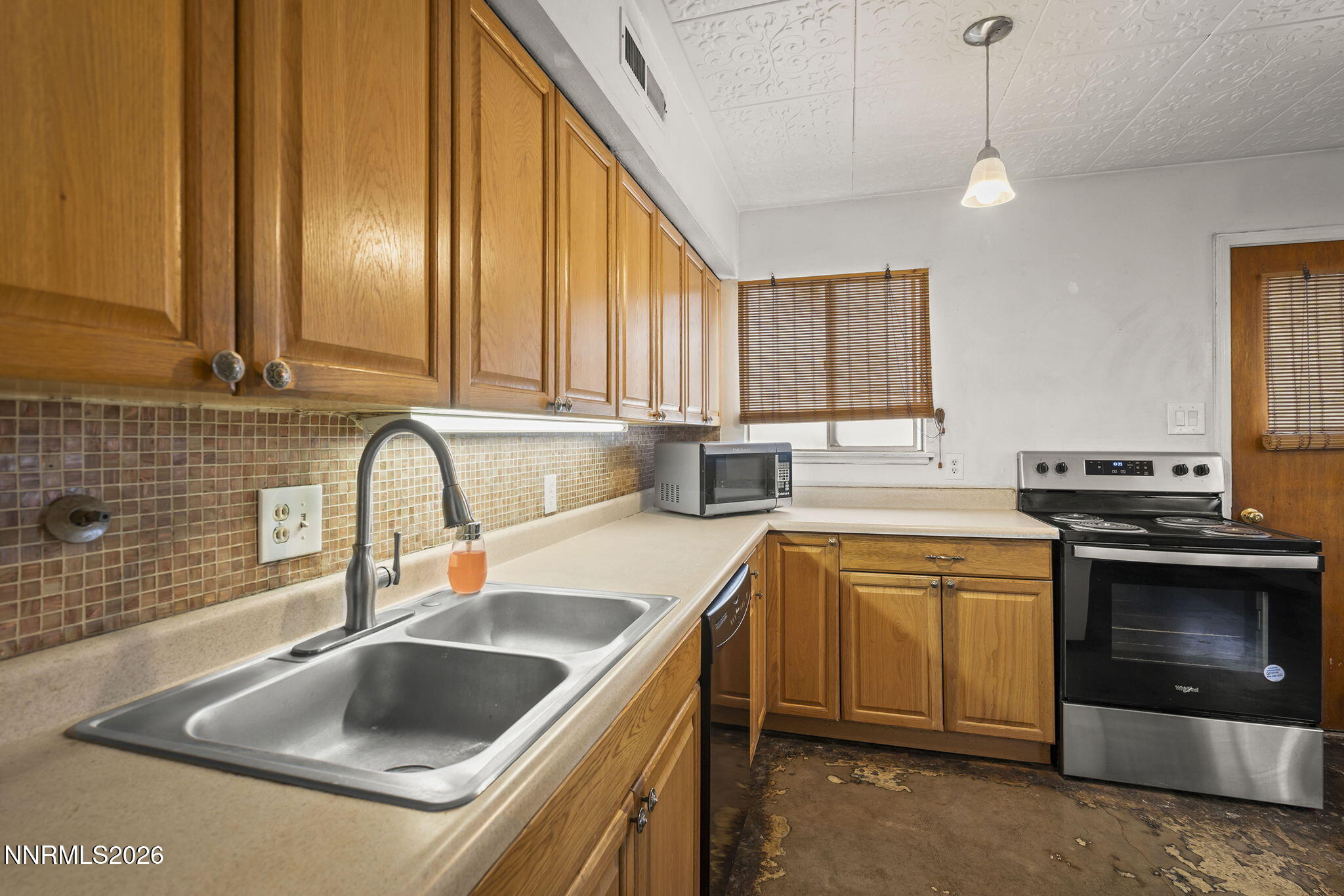 355 York Way Sparks, NV 89431 - Photo 9 of 22 9-web-or-mls-_DSC0035