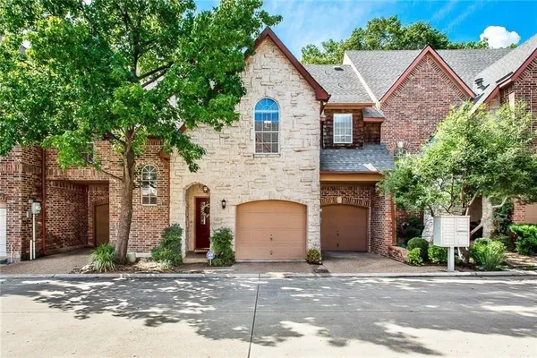 $3,300 | 5735 Richmond Avenue, Unit B, Dallas, TX 75206