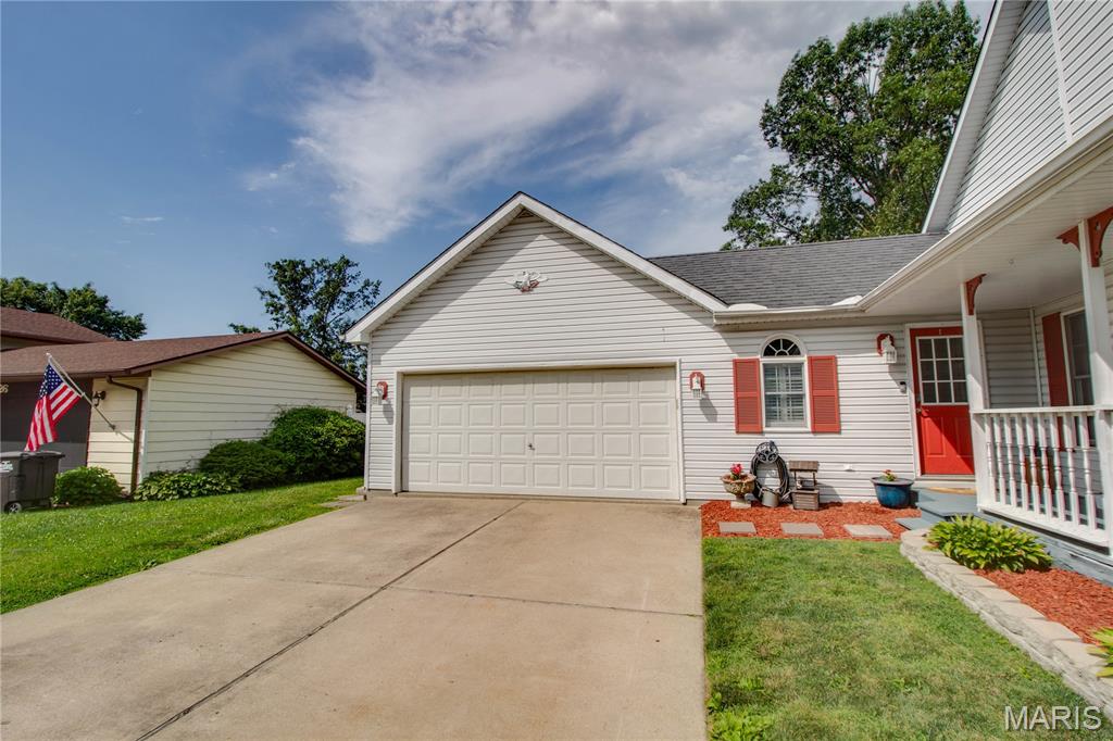 24 Islander Drive Brighton, IL 62012 - Photo 11 of 59