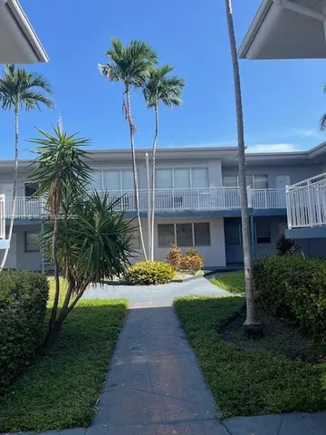 $2,000 | 350 75th Street, Unit 202, Miami Beach, FL 33141