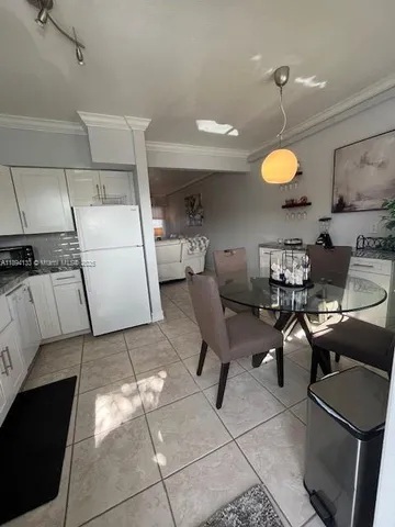 $2,000 | 350 75th Street, Unit 202, Miami Beach, FL 33141