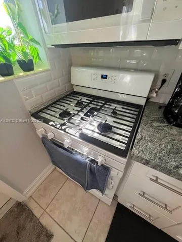 $2,000 | 350 75th Street, Unit 202, Miami Beach, FL 33141