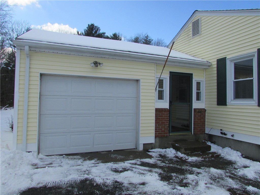 68 Money Hill Road Glocester, RI 02814 - Photo 3 of 14 Gallery Image 3