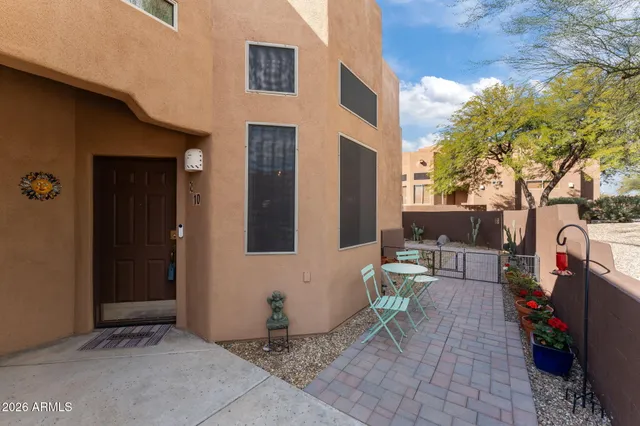 $369,000 | 10 Northridge Circle, Unit 10, Wickenburg, AZ 85390