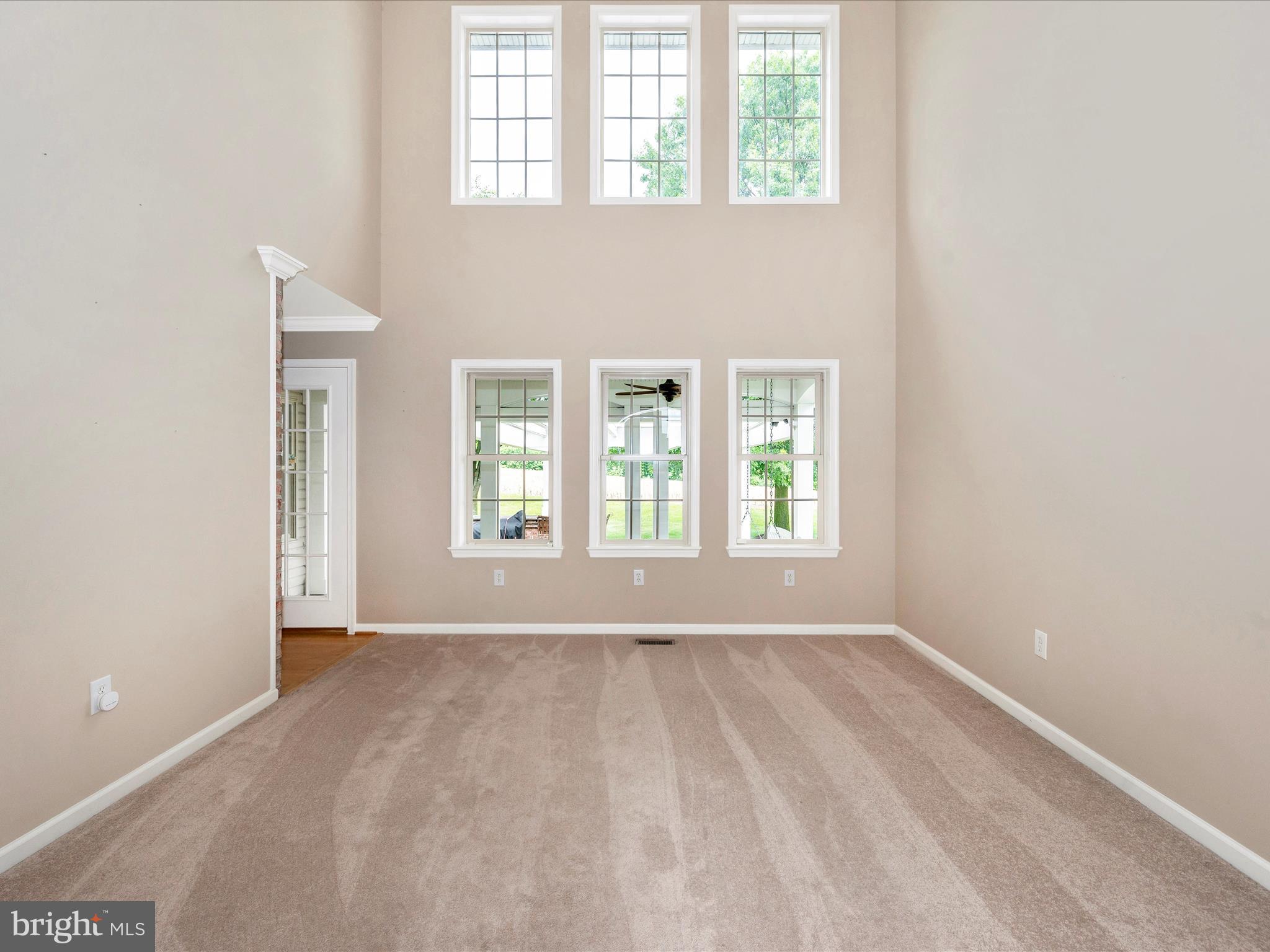 2280 Gapland Road Jefferson, MD 21755 - Photo 4 of 62 Living Room