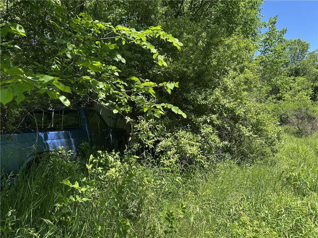 437 Upper Service Road Hookstown, PA 15050 - Photo 4 of 14