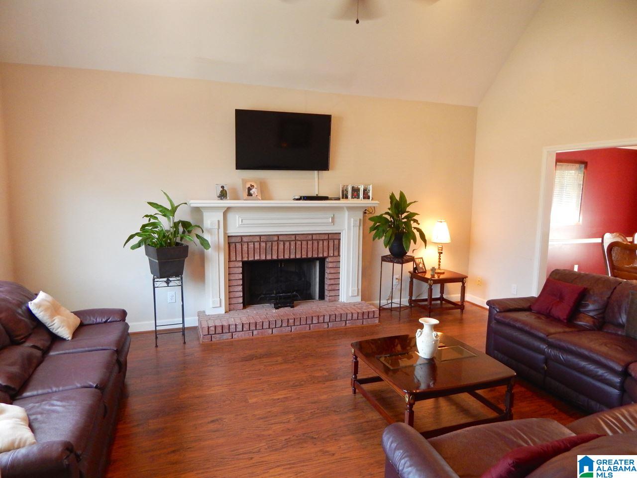 2809 Red Leaf Circle Bessemer, AL 35023 - Photo 3 of 22