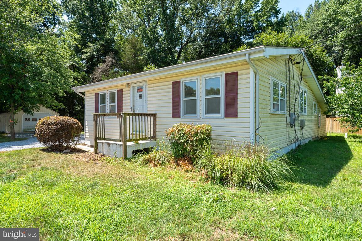 197 Mayo Road Edgewater, MD 21037 - Photo 2 of 33