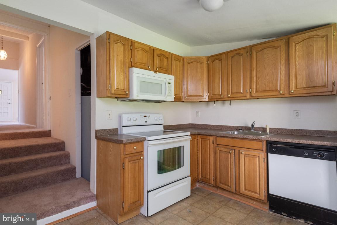 197 Mayo Road Edgewater, MD 21037 - Photo 11 of 33
