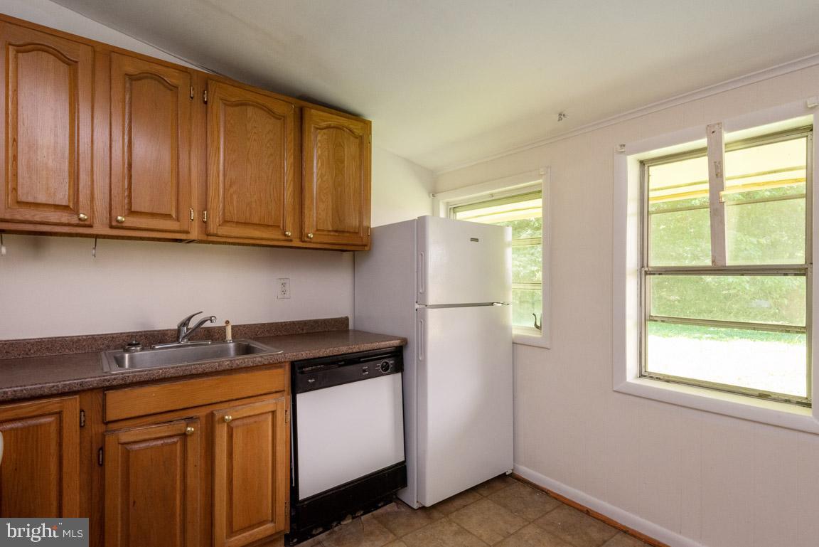 197 Mayo Road Edgewater, MD 21037 - Photo 12 of 33