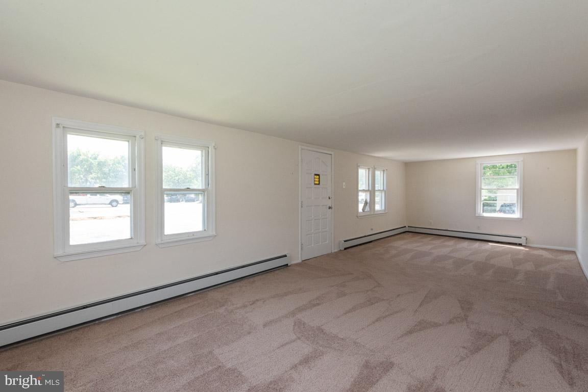 197 Mayo Road Edgewater, MD 21037 - Photo 4 of 33