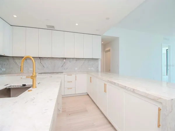 $14,000 | 3101 Bayshore Boulevard, Unit 1102, Tampa, FL 33629