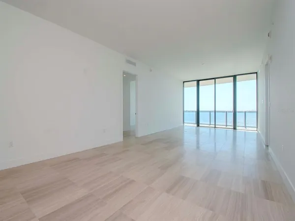 $14,000 | 3101 Bayshore Boulevard, Unit 1102, Tampa, FL 33629