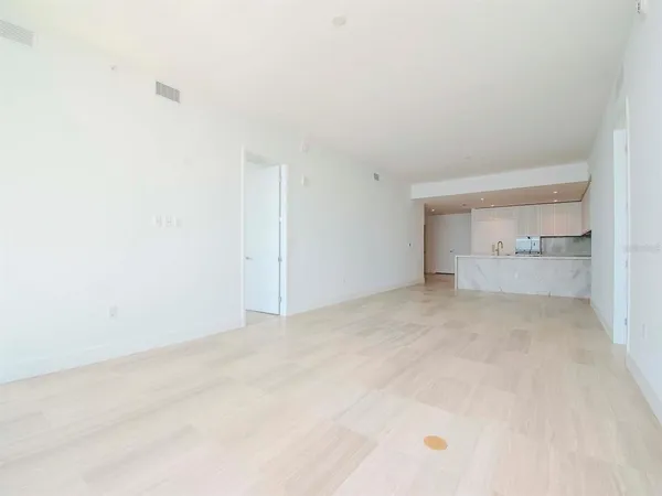 $14,000 | 3101 Bayshore Boulevard, Unit 1102, Tampa, FL 33629