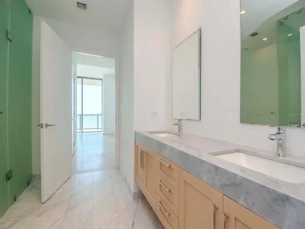 $14,000 | 3101 Bayshore Boulevard, Unit 1102, Tampa, FL 33629