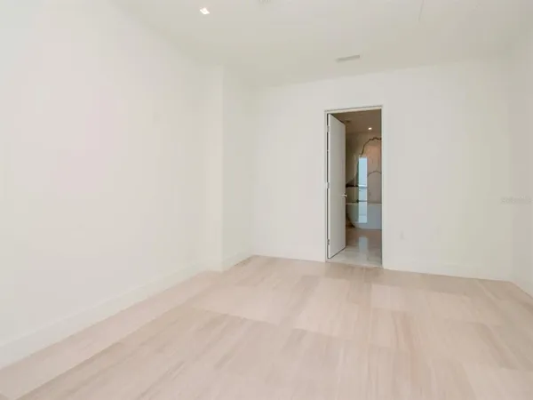 $14,000 | 3101 Bayshore Boulevard, Unit 1102, Tampa, FL 33629