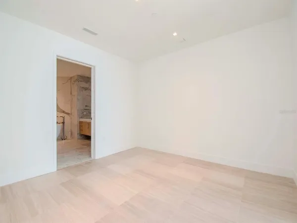 $14,000 | 3101 Bayshore Boulevard, Unit 1102, Tampa, FL 33629