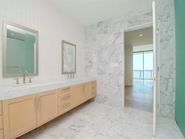 $14,000 | 3101 Bayshore Boulevard, Unit 1102, Tampa, FL 33629