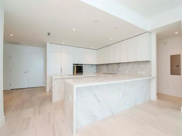 $14,000 | 3101 Bayshore Boulevard, Unit 1102, Tampa, FL 33629