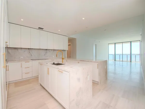 $14,000 | 3101 Bayshore Boulevard, Unit 1102, Tampa, FL 33629