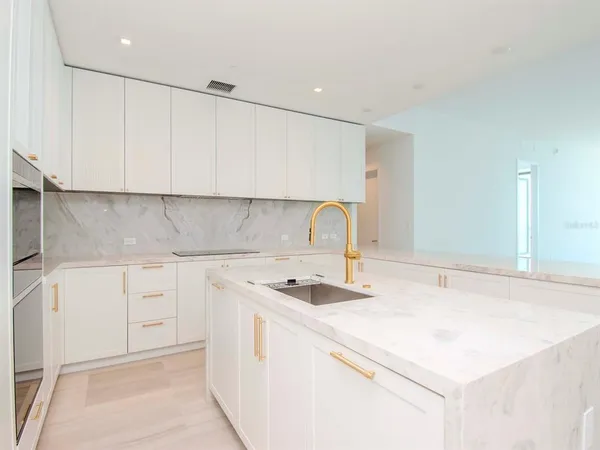 $14,000 | 3101 Bayshore Boulevard, Unit 1102, Tampa, FL 33629