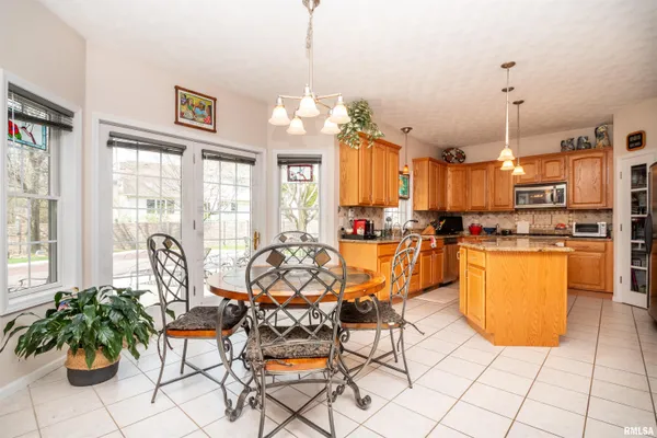 $590,000 | 309 West Copperfield Drive, Dunlap, IL 61525