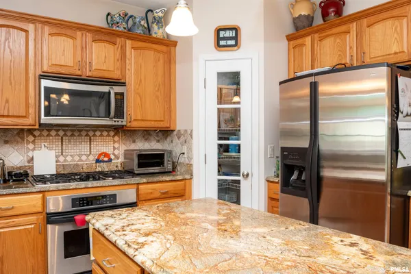 $590,000 | 309 West Copperfield Drive, Dunlap, IL 61525